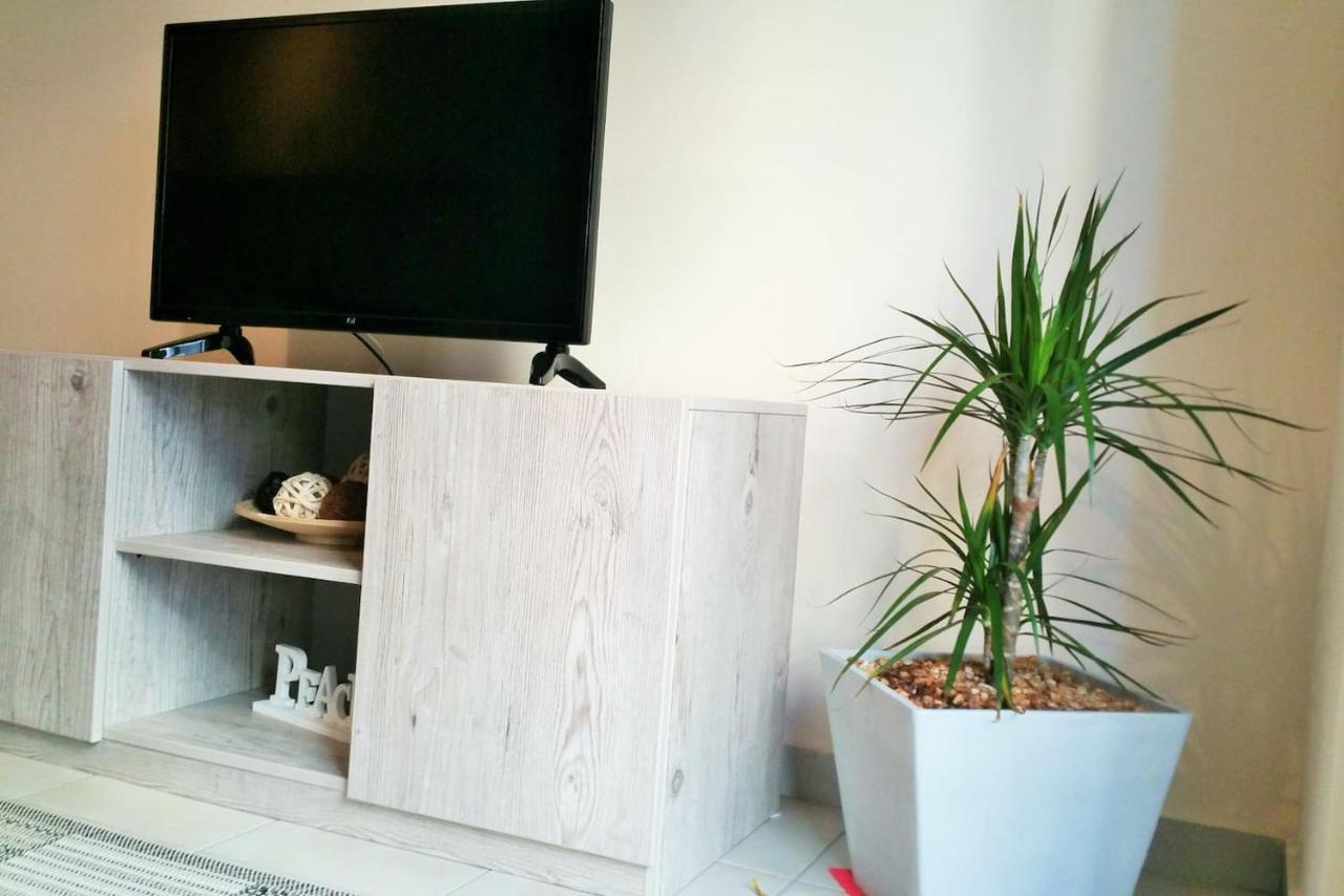 Melina'S Apartment By The Tube Athens Ngoại thất bức ảnh